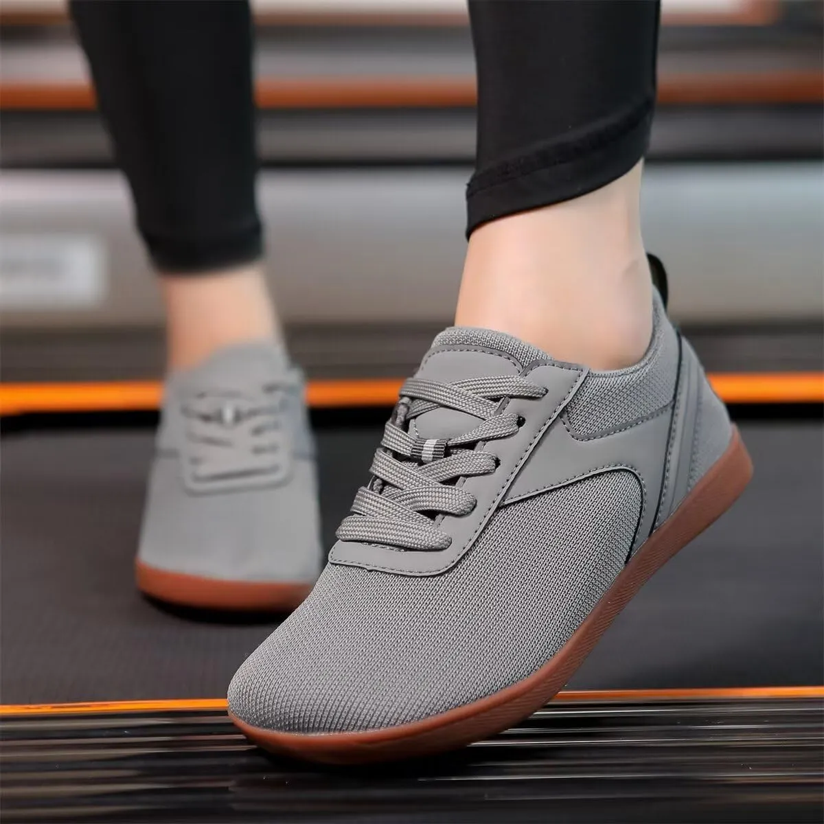 Men's Women's Concise Breathable Fabric Walking Shoes