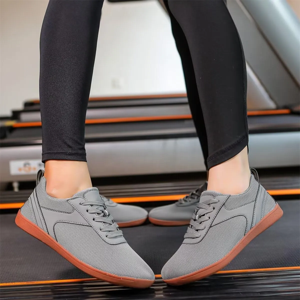 Men's Women's Concise Breathable Fabric Walking Shoes