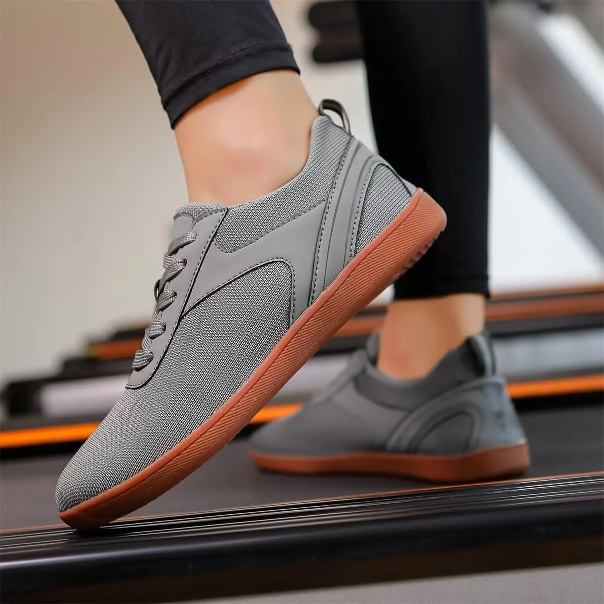 Men's Women's Concise Breathable Fabric Walking Shoes