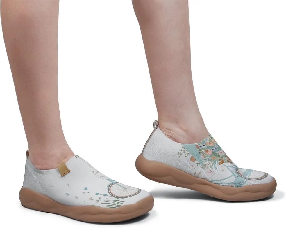 Women's Art Travel Shoes Slip-on Loafers Comfortable, Light and Fashionable Sneakers